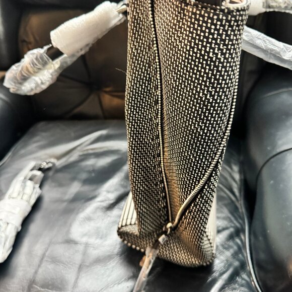 Stella & Dot Madison Tech Tote Shoulder Bag EXPANDABLE Black & White Stripes NEW - Picture 5 of 12